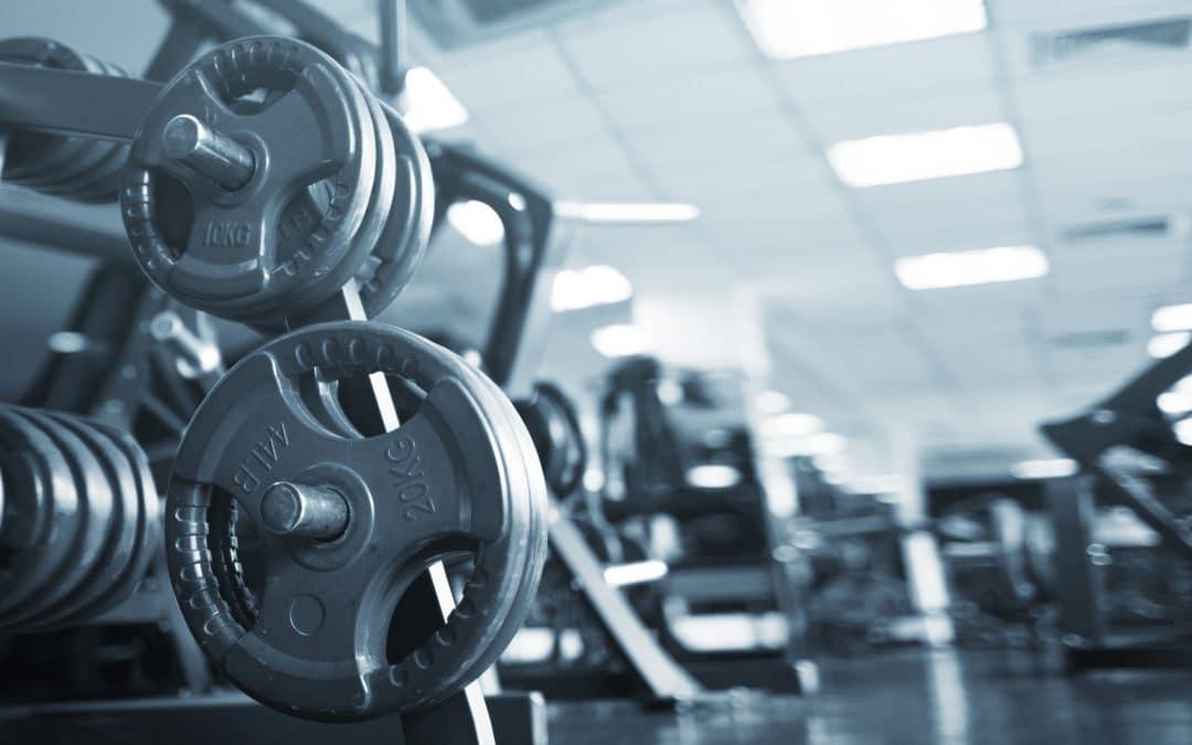 Laitteet vai vapaat painot? Puntarissa hyvät ja huonot puolet