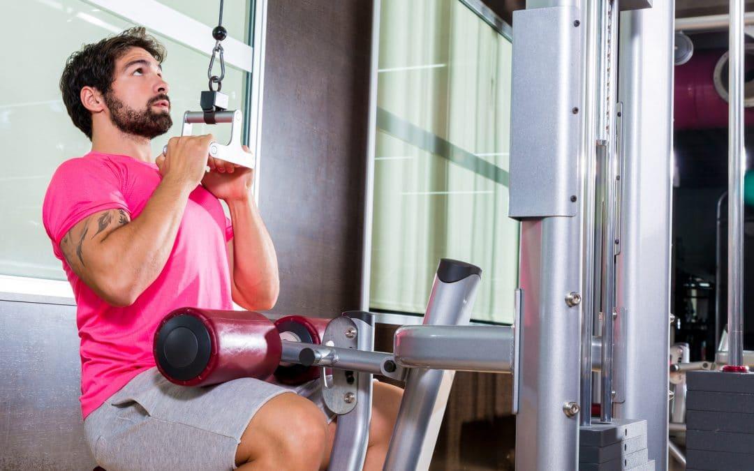 Treenaa leveämpi selkä ylätaljalla!